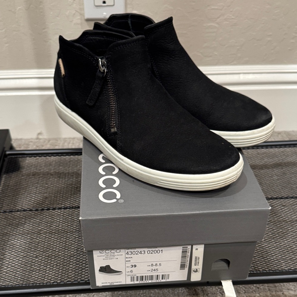 Ecco Black High-Top Sneakers